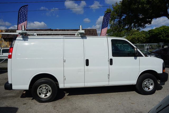 
								2019 Chevrolet Express 2500 Cargo Van 3D full									