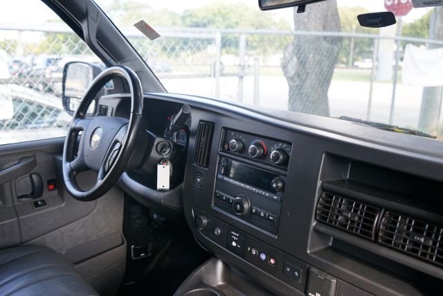 
								2019 Chevrolet Express 2500 Cargo Van 3D full									