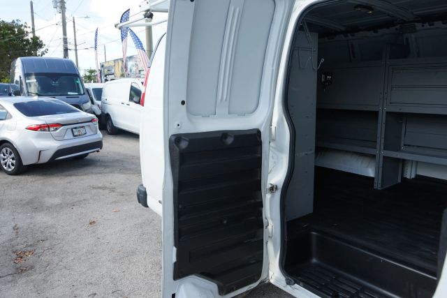 
								2019 Chevrolet Express 2500 Cargo Van 3D full									