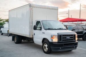 2021 Ford E350 Super Duty Cutaway Cutaway Van 2D