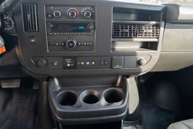 
								2021 Chevrolet Express 2500 Cargo Regular Van 3D full									