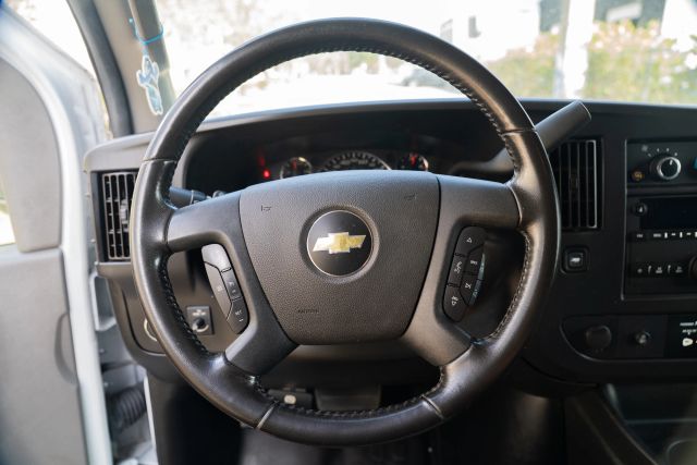 
								2021 Chevrolet Express 2500 Cargo Regular Van 3D full									