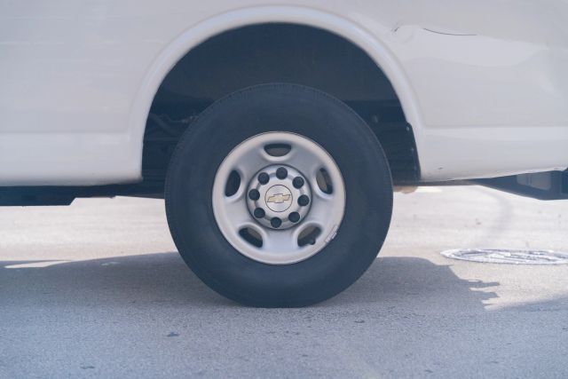 
								2021 Chevrolet Express 2500 Cargo Regular Van 3D full									