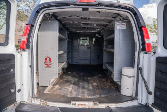 
								2018 GMC Savana 2500 Cargo Extended Van 3D full									