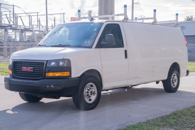 
								2018 GMC Savana 2500 Cargo Extended Van 3D full									