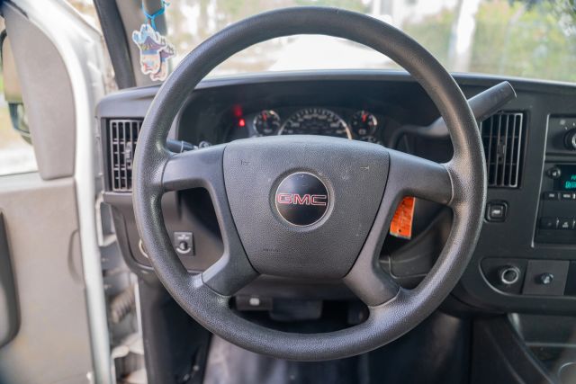 
								2018 GMC Savana 2500 Cargo Extended Van 3D full									