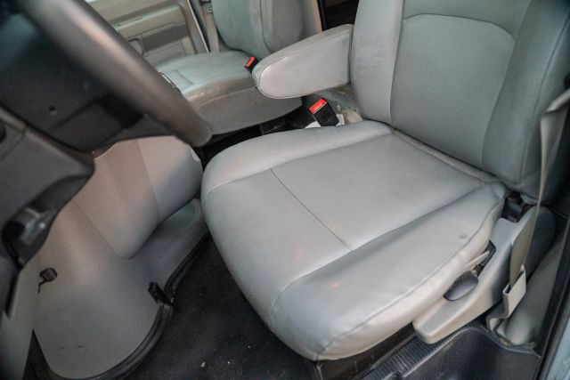 
								2021 Ford E350 Super Duty Cutaway Cutaway Van 2D full									