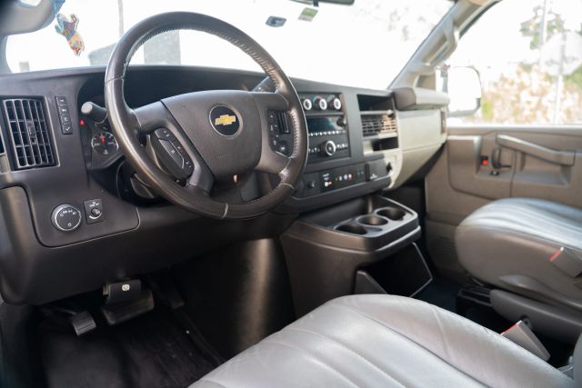 
								2021 Chevrolet Express 2500 Cargo Regular Van 3D full									