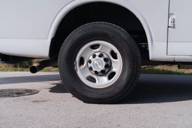 
								2021 Chevrolet Express 2500 Cargo Regular Van 3D full									