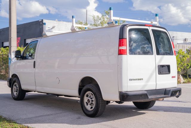 
								2018 GMC Savana 2500 Cargo Extended Van 3D full									
