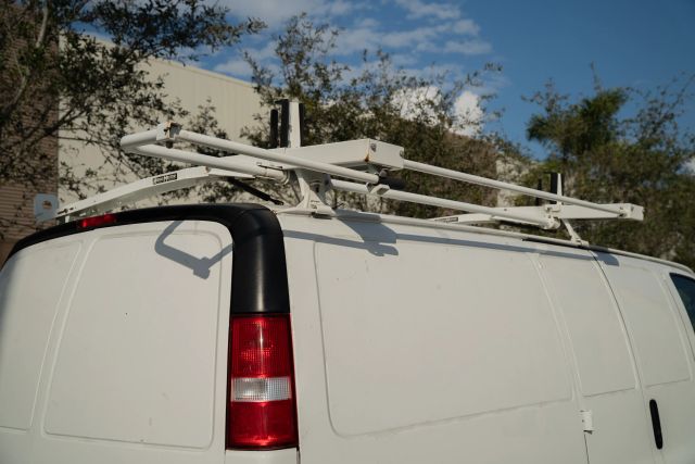 
								2021 Chevrolet Express 2500 Cargo Regular Van 3D full									