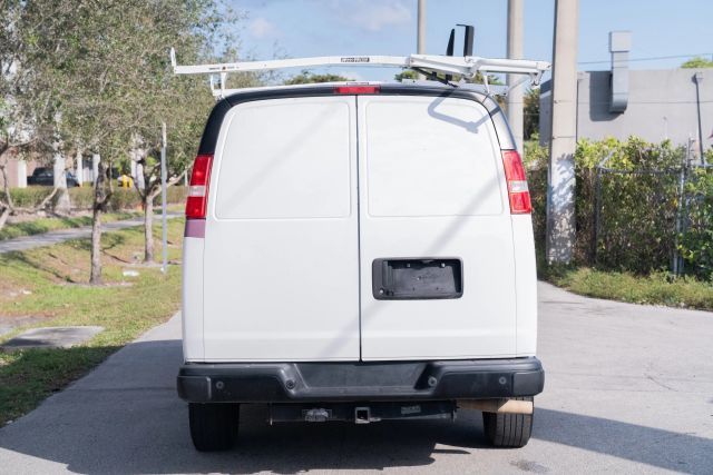 
								2021 Chevrolet Express 2500 Cargo Regular Van 3D full									