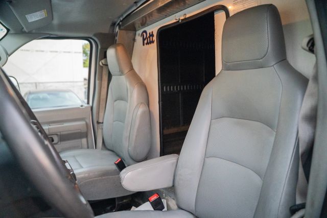 
								2021 Ford E350 Super Duty Cutaway Cutaway Van 2D full									