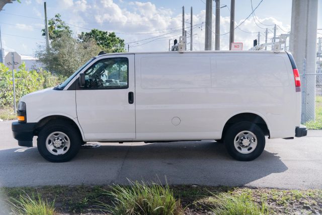 
								2021 Chevrolet Express 2500 Cargo Regular Van 3D full									