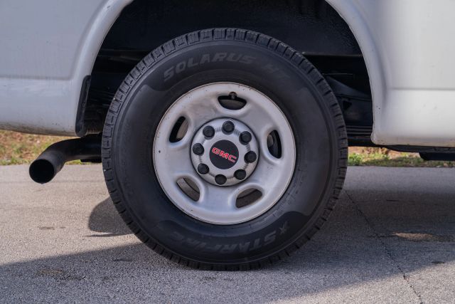 
								2018 GMC Savana 2500 Cargo Extended Van 3D full									