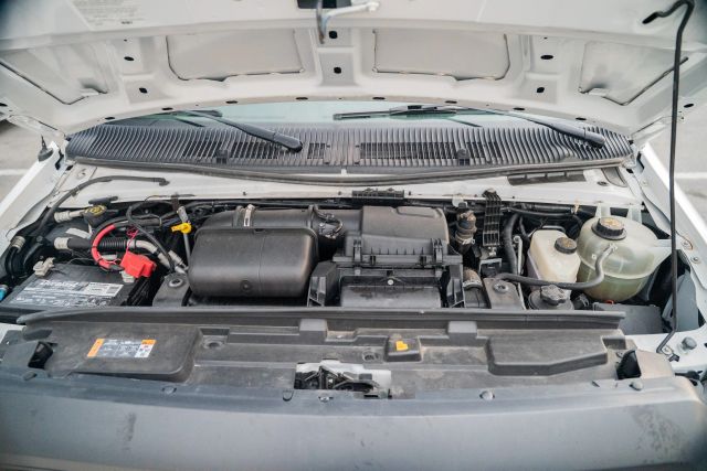 
								2021 Ford E350 Super Duty Cutaway Cutaway Van 2D full									