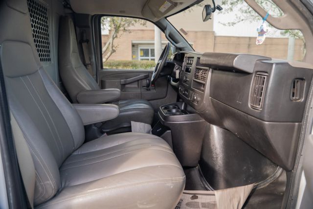 
								2018 GMC Savana 2500 Cargo Extended Van 3D full									