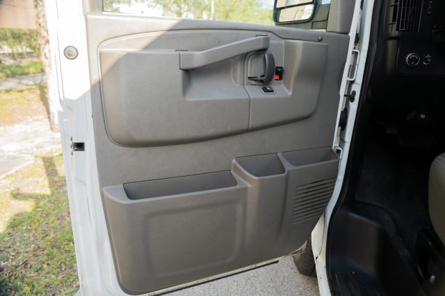 
								2021 Chevrolet Express 2500 Cargo Regular Van 3D full									