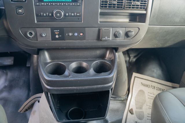 
								2018 GMC Savana 2500 Cargo Extended Van 3D full									