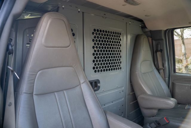 
								2018 GMC Savana 2500 Cargo Extended Van 3D full									