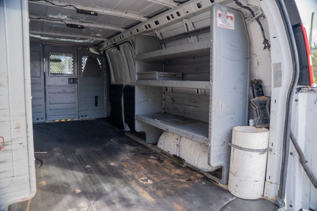 
								2018 GMC Savana 2500 Cargo Extended Van 3D full									