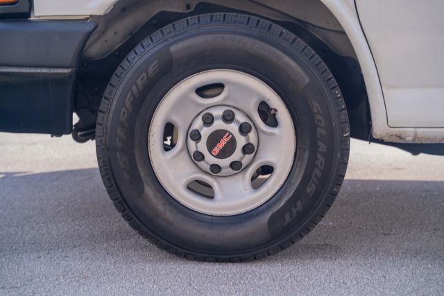 
								2018 GMC Savana 2500 Cargo Extended Van 3D full									