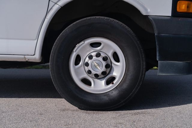 
								2021 Chevrolet Express 2500 Cargo Regular Van 3D full									