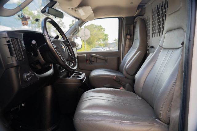 
								2021 Chevrolet Express 2500 Cargo Regular Van 3D full									