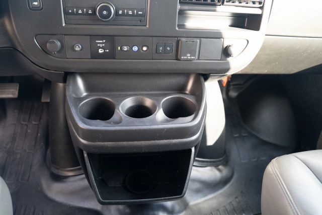 
								2021 Chevrolet Express 2500 Cargo Regular Van 3D full									