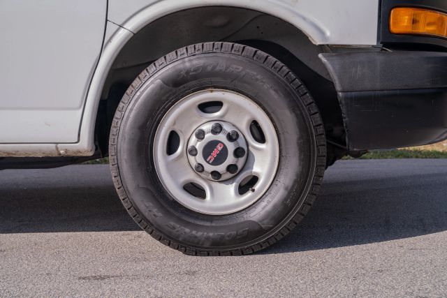 
								2018 GMC Savana 2500 Cargo Extended Van 3D full									