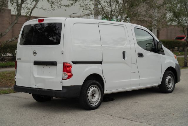 
								2019 Nissan NV200 S Van 4D full									