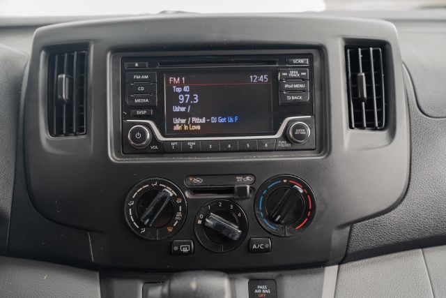 
								2019 Nissan NV200 S Van 4D full									