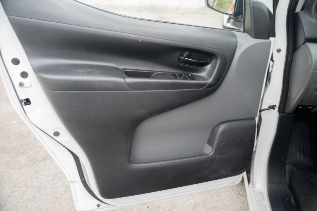 
								2019 Nissan NV200 S Van 4D full									