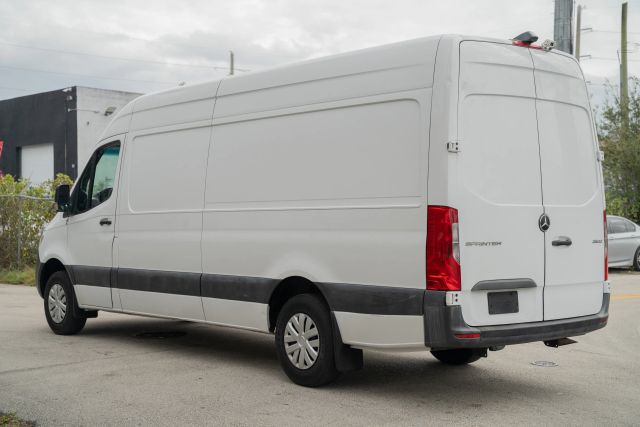 
								2020 Mercedes-Benz Sprinter 2500 Cargo High Roof w/170  WB Van 3D full									