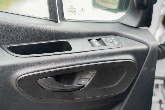 
								2020 Mercedes-Benz Sprinter 2500 Cargo High Roof w/170  WB Van 3D full									