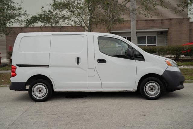 
								2019 Nissan NV200 S Van 4D full									