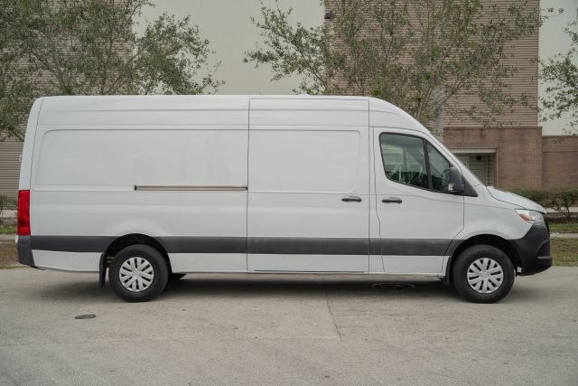 
								2020 Mercedes-Benz Sprinter 2500 Cargo High Roof w/170  WB Van 3D full									