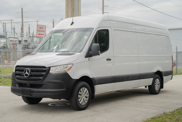 
								2020 Mercedes-Benz Sprinter 2500 Cargo High Roof w/170  WB Van 3D full									
