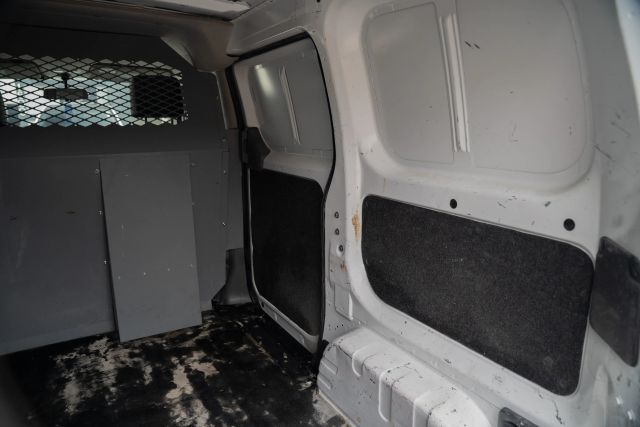 
								2019 Nissan NV200 S Van 4D full									