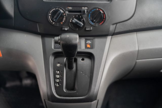 
								2019 Nissan NV200 S Van 4D full									
