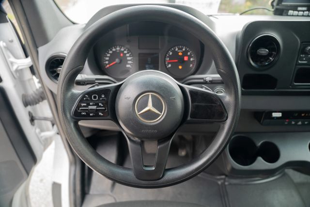 
								2020 Mercedes-Benz Sprinter 2500 Cargo High Roof w/170  WB Van 3D full									