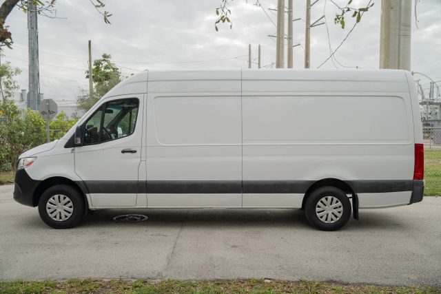 
								2020 Mercedes-Benz Sprinter 2500 Cargo High Roof w/170  WB Van 3D full									