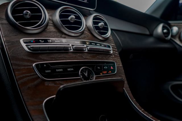 
								2018 Mercedes-Benz C-Class C 300 Cabriolet 2D full									