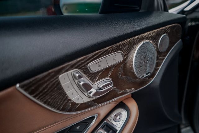 
								2018 Mercedes-Benz C-Class C 300 Cabriolet 2D full									