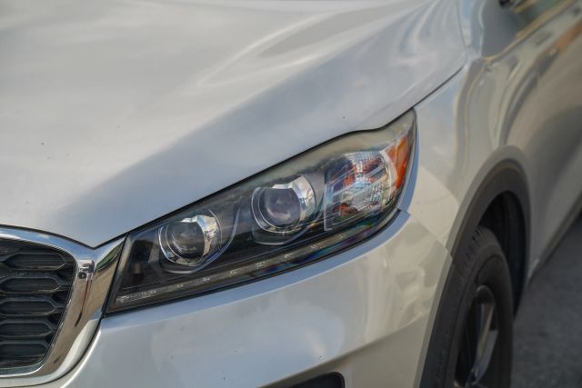 
								2019 Kia Sorento LX Sport Utility 4D full									