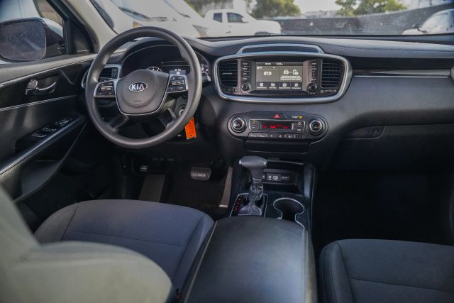 
								2019 Kia Sorento LX Sport Utility 4D full									