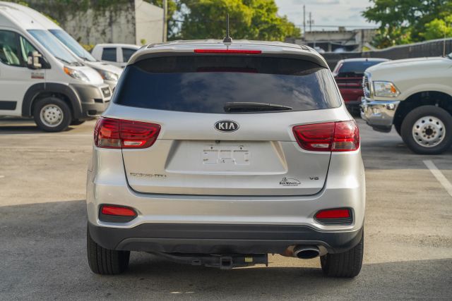 
								2019 Kia Sorento LX Sport Utility 4D full									