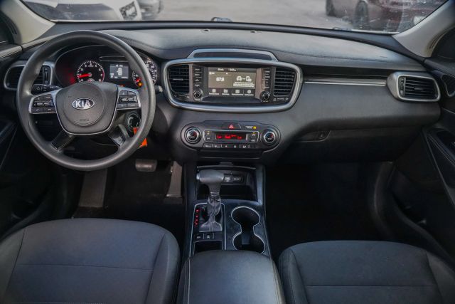 
								2019 Kia Sorento LX Sport Utility 4D full									