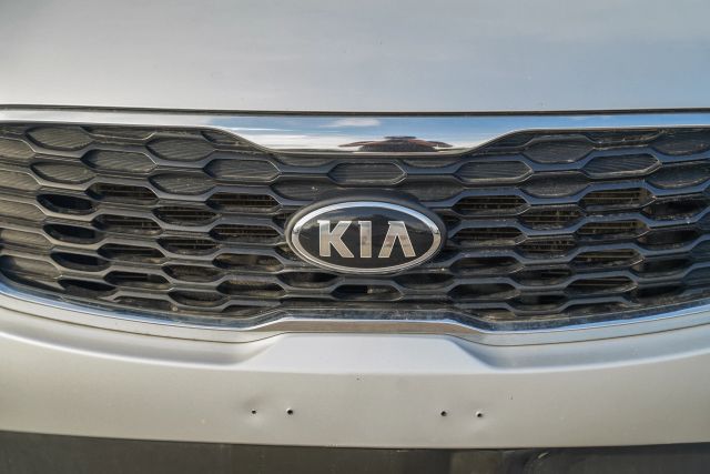 
								2019 Kia Sorento LX Sport Utility 4D full									