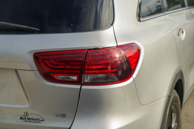 
								2019 Kia Sorento LX Sport Utility 4D full									